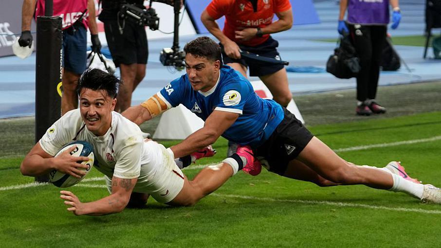 England beat Argentina in dramatic match