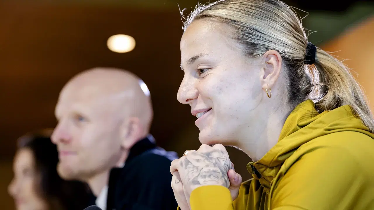 Dutch football players are keen to bring spectators back to